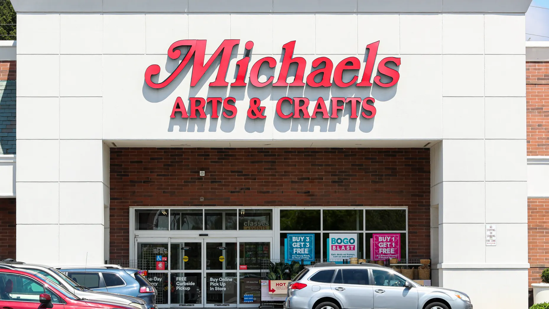 michaels acquires joann fabrics